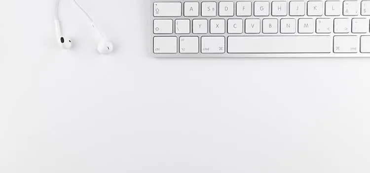 thuis studeren opgeruimd bureau