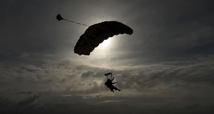 tussenjaar afrika parachutespringen